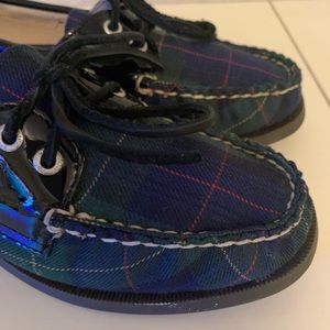 Sperry’s-blackwatch plaid